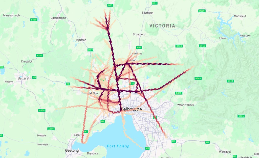 Homesnoop platform showing aircraft flight paths